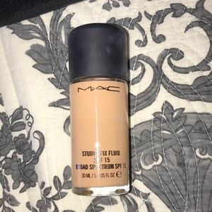 Mac studio fix fluid NW22